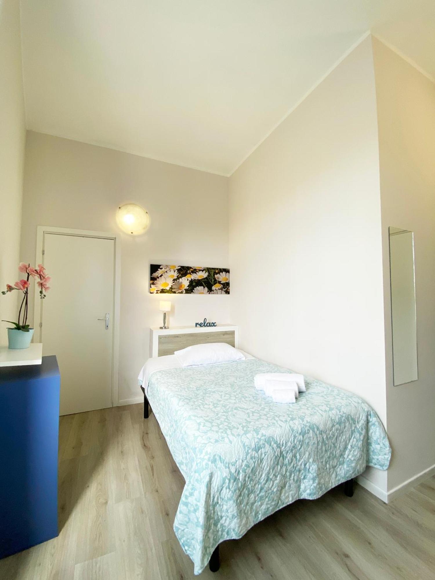 Easyrooms One Parma Camera foto